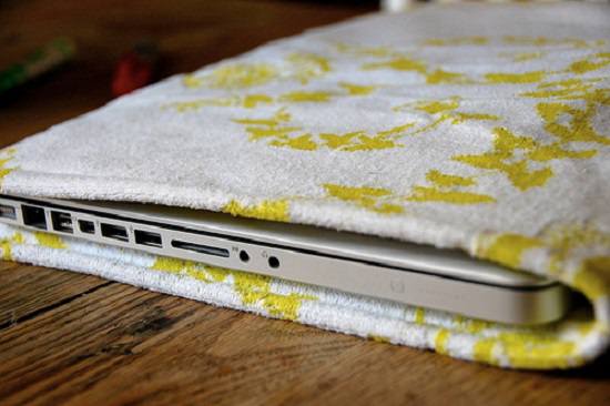 vintage towel to laptop case