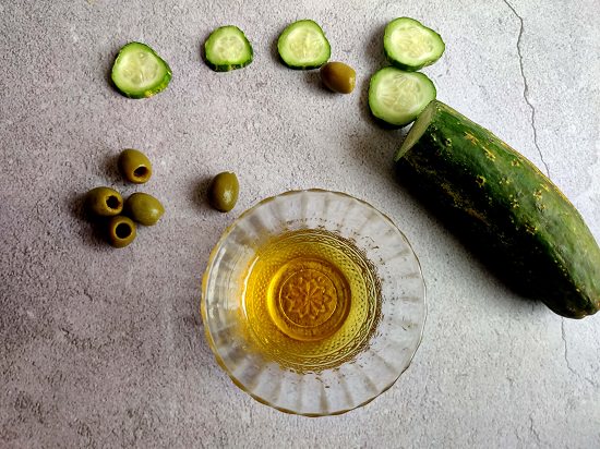 Cucumber and Olive Oil for Face1