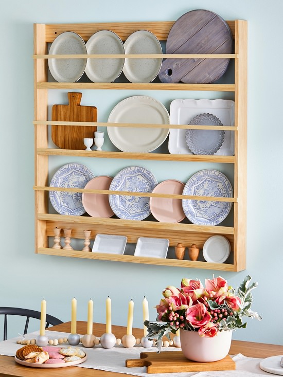  Plates In A Handy Wall Mounted Rack 
