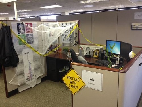 Halloween Cubicle Decorations3